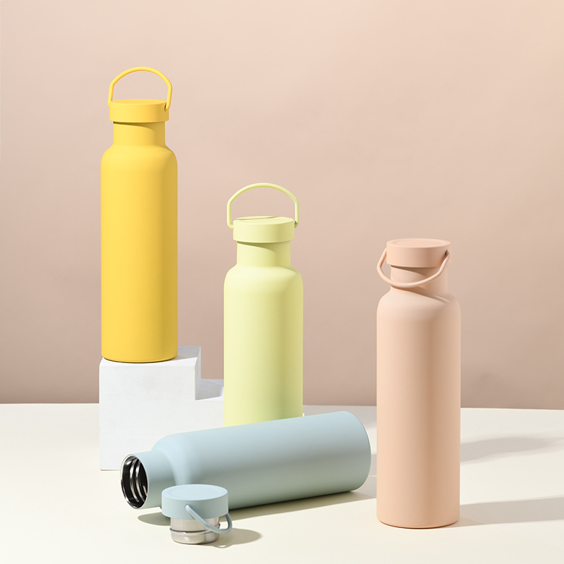 Butelki termiczne sportowe ze  – Water Bottle Blank recenzja i cena